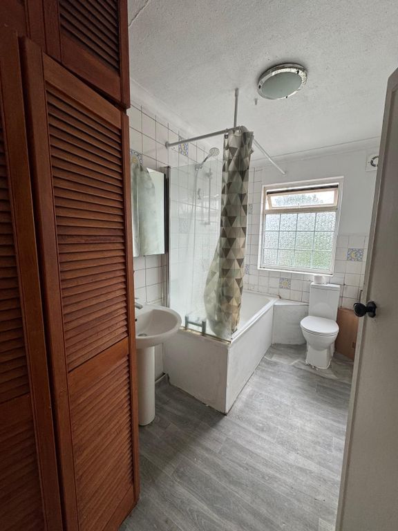 Property photo 3 of 8 Photo 2
