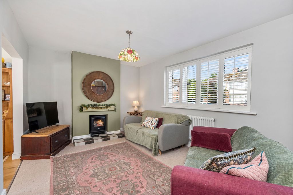 Property photo 3 of 35