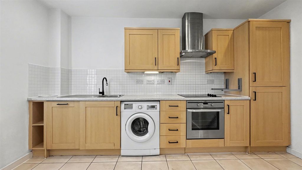 Property photo 3 of 6 Stylish Open Plan Living Space