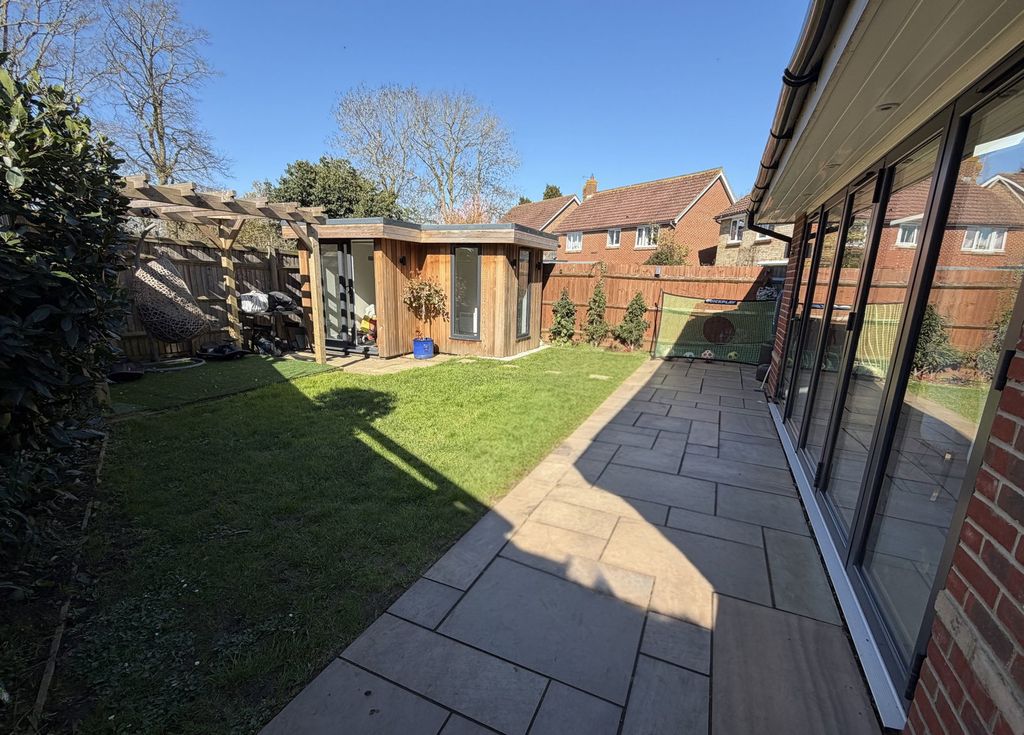 Property photo 2 of 20