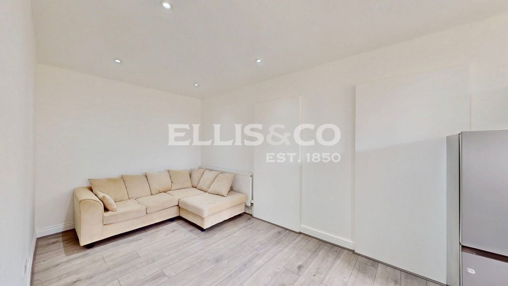 Property photo 1 of 19 Picture No. 24