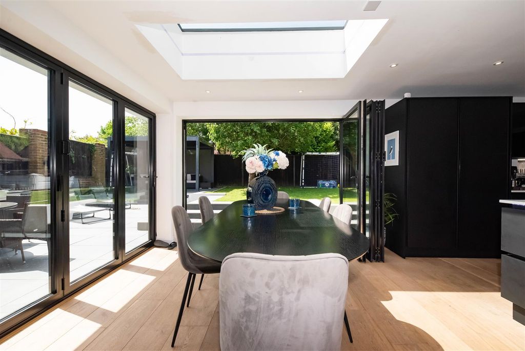 Additional image 21 of 6 bed detached house for saleSorrel Drive, Lightwater GU18