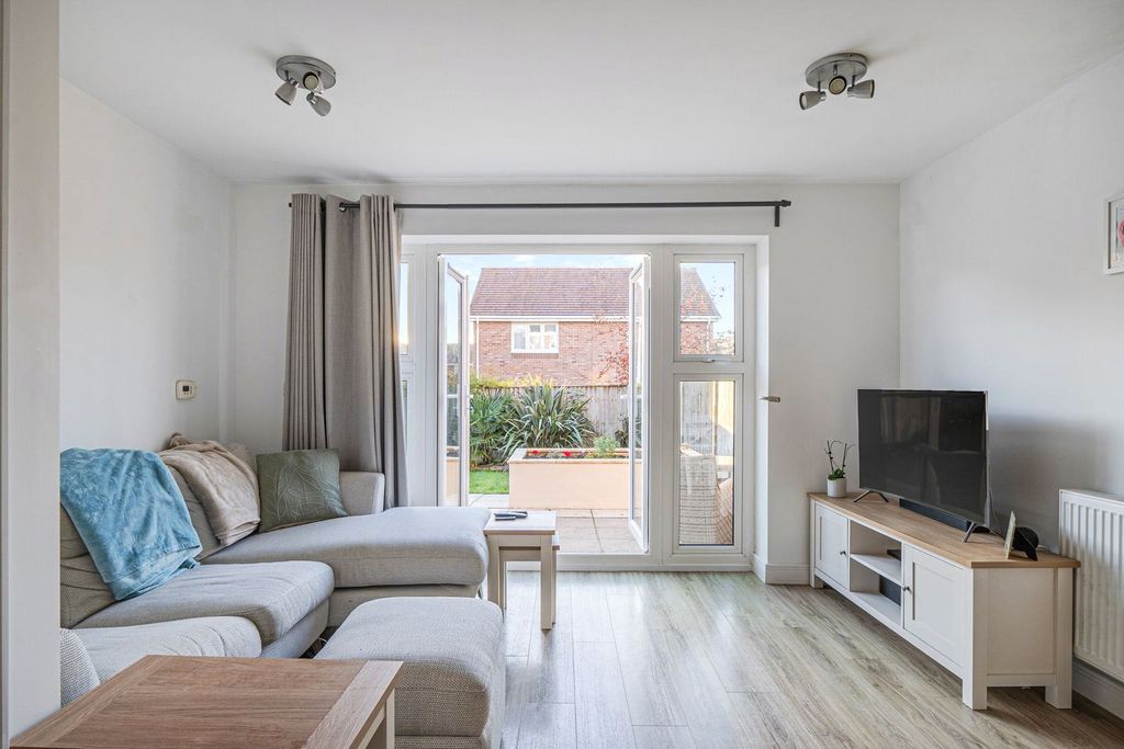 Property photo 2 of 12 Picture No. 04