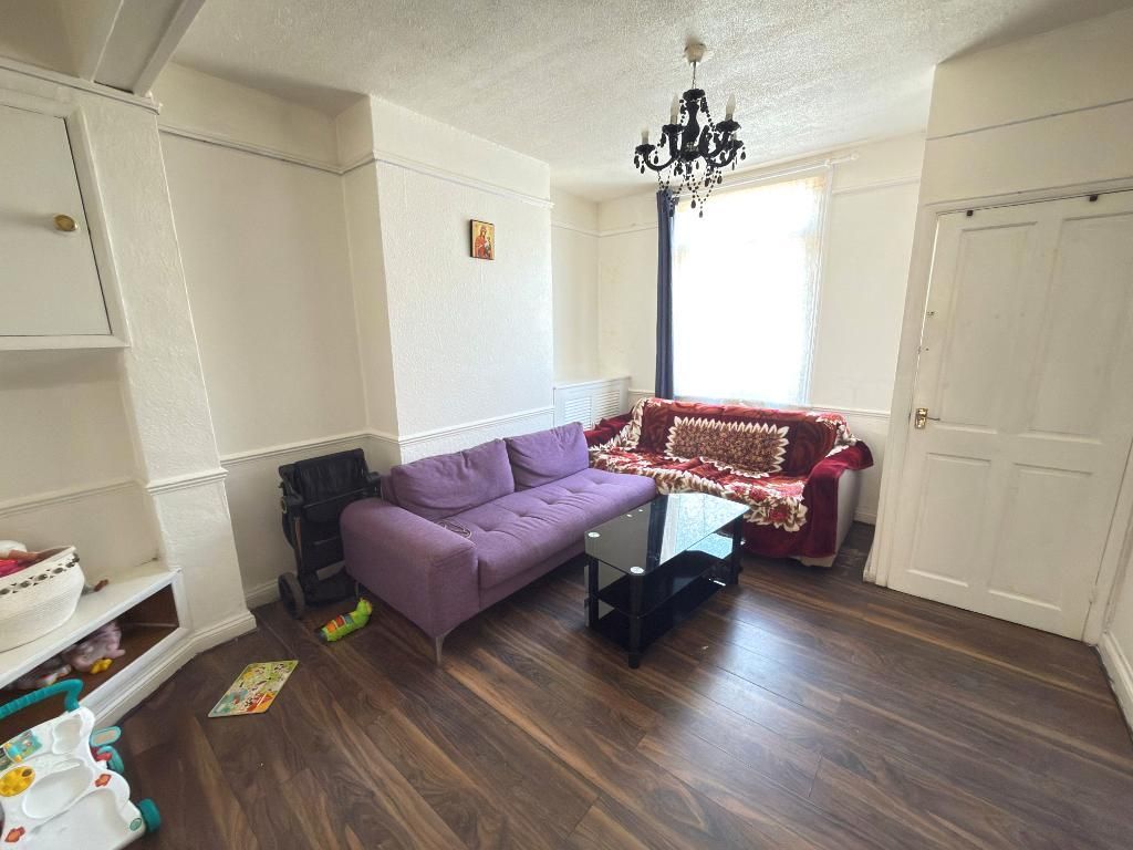 Property photo 2 of 8