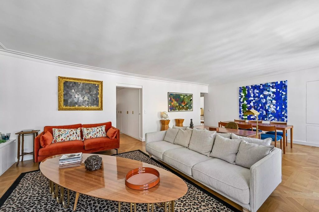 Property photo 1 of 14 Paris VII / Bon Marché / Rue Vaneau
