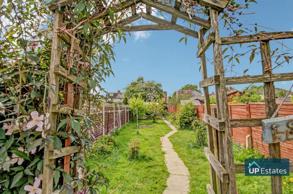 Property photo 2 of 14