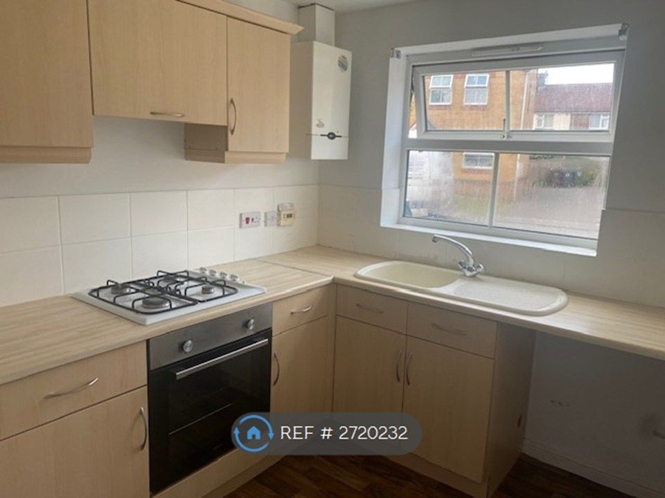 Property photo 2 of 11 Kitchen