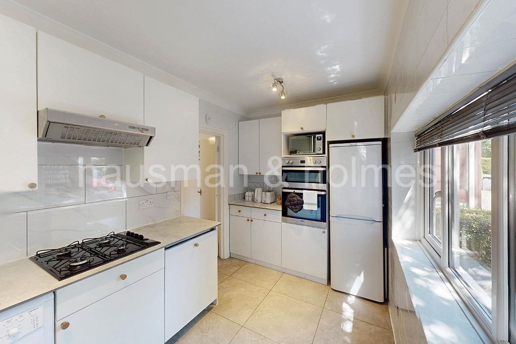 Property photo 3 of 16 W07.Jpg