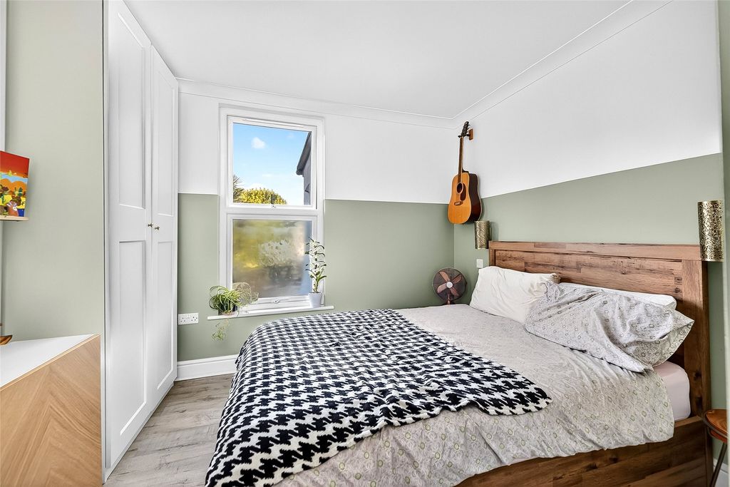 Property photo 2 of 22 Picture No. 19