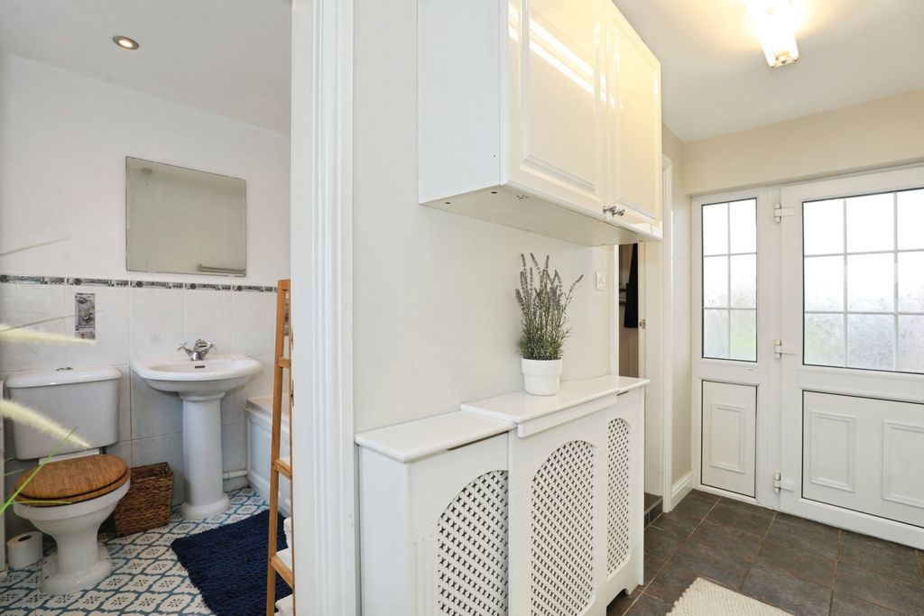 Property photo 3 of 25