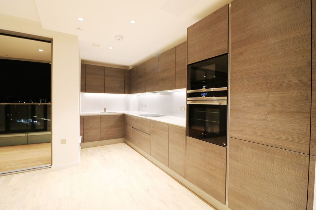 Property photo 3 of 12 Kitchen