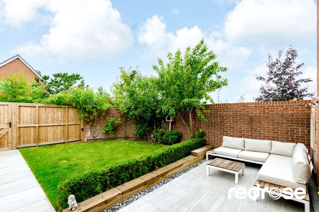 Property photo 2 of 42 Web_31 Spennymoor Cl-47