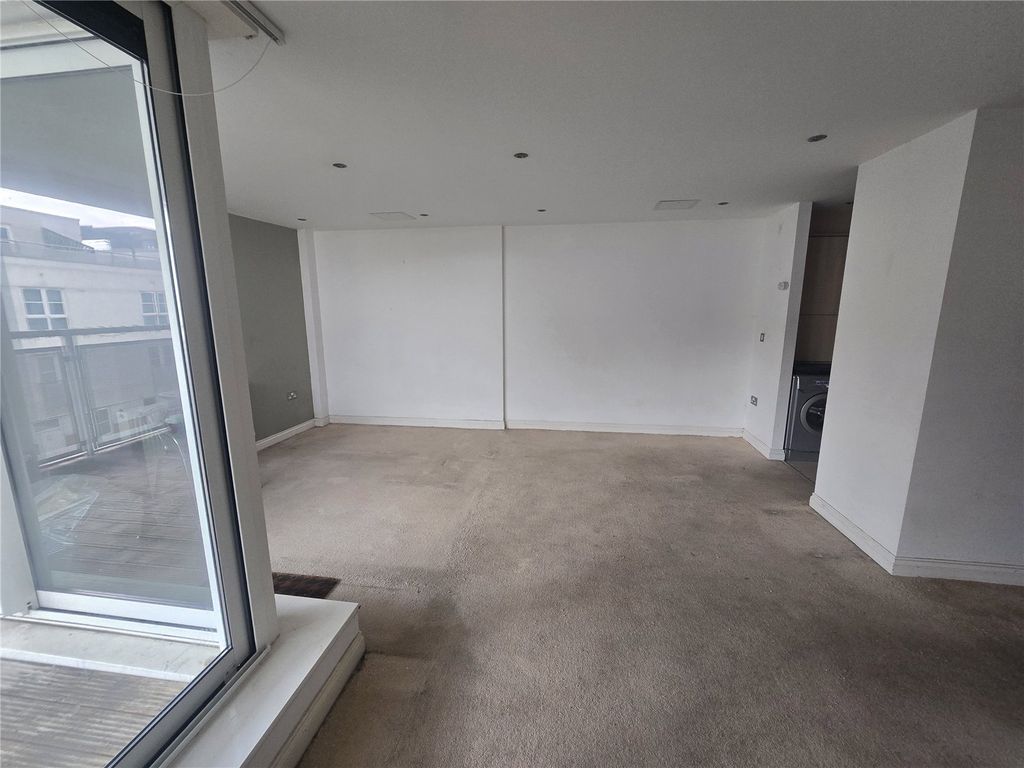 Property photo 3 of 14 Picture No. 07