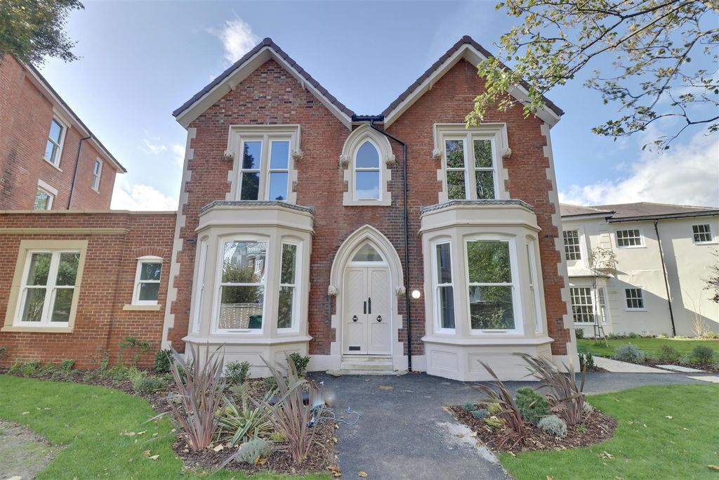 Property photo 1 of 19 30Fe2842-F2F5-45CE-920D-47B7Df4Fd56C_1_201_A.Jpeg