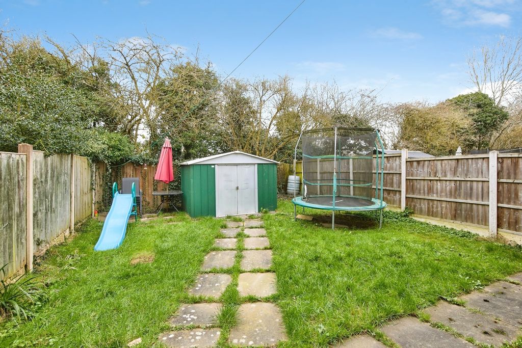 Property photo 3 of 18 Garden