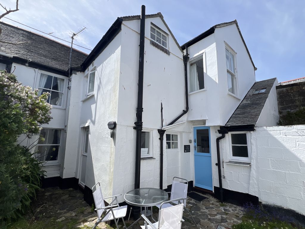 Property photo 1 of 14 3 Bedroom Mid Terraced House For Sale