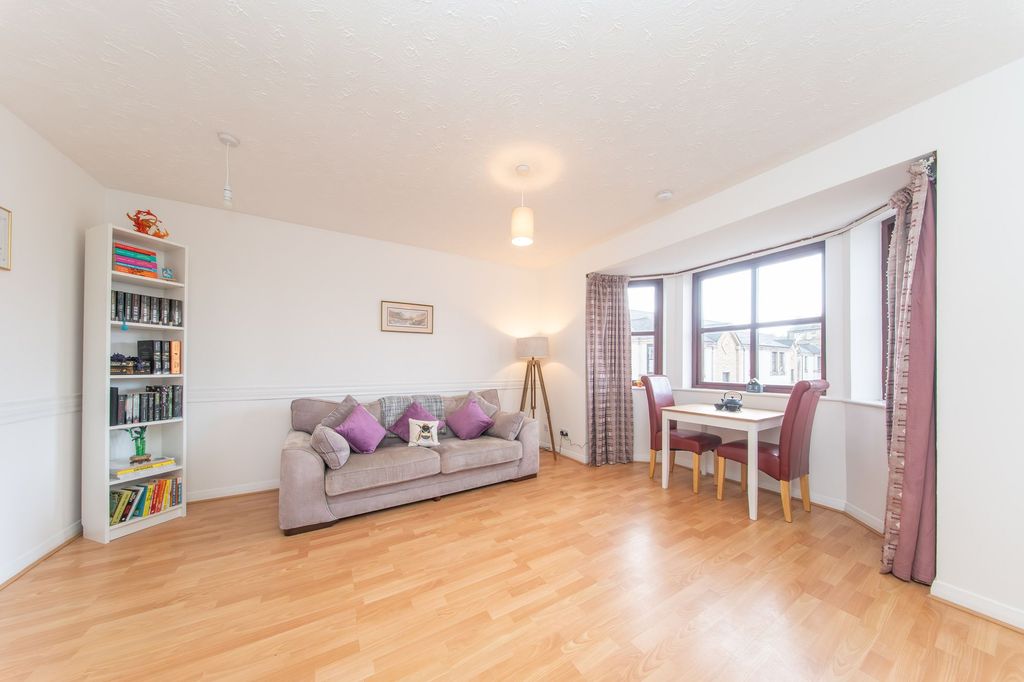 Property photo 2 of 14 Lounge