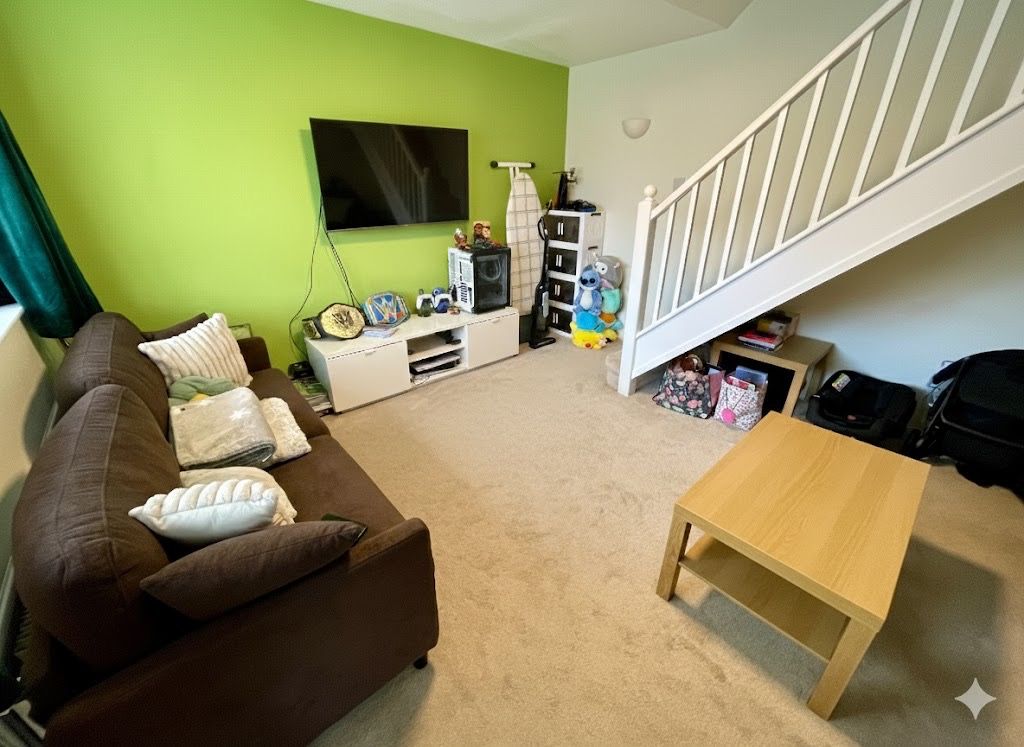 Property photo 2 of 8 4688712