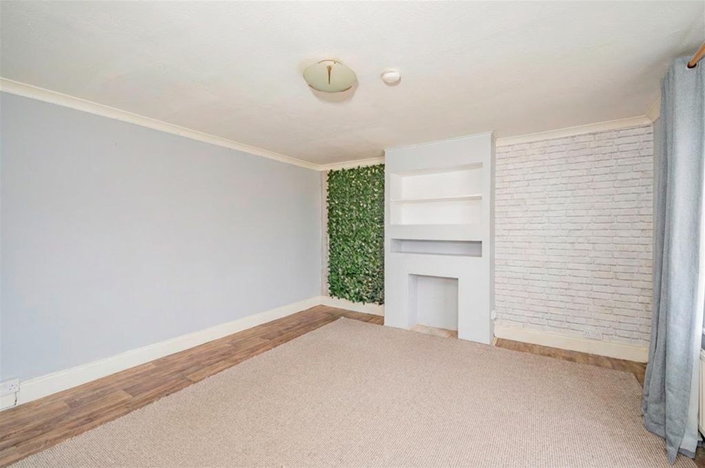 Property photo 3 of 10 12 Denhead Crescent Dundee-4.Jpg