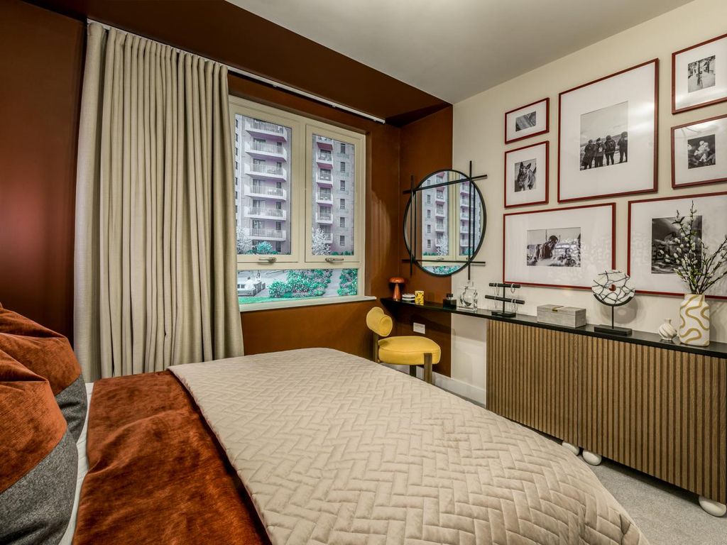 Property photo 2 of 12 Dagenham Green Show Apartment 15