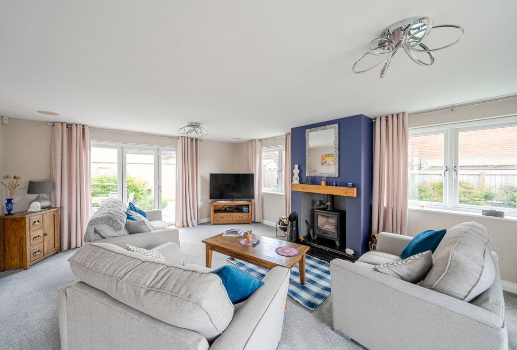 Property photo 1 of 23 1300834-25-6842Dd...