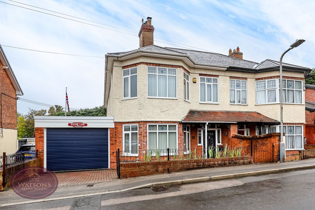Property photo 1 of 33