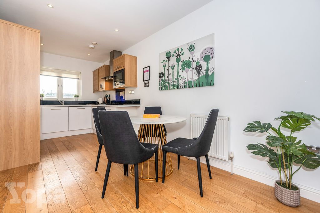 Property photo 3 of 19 Photo #3