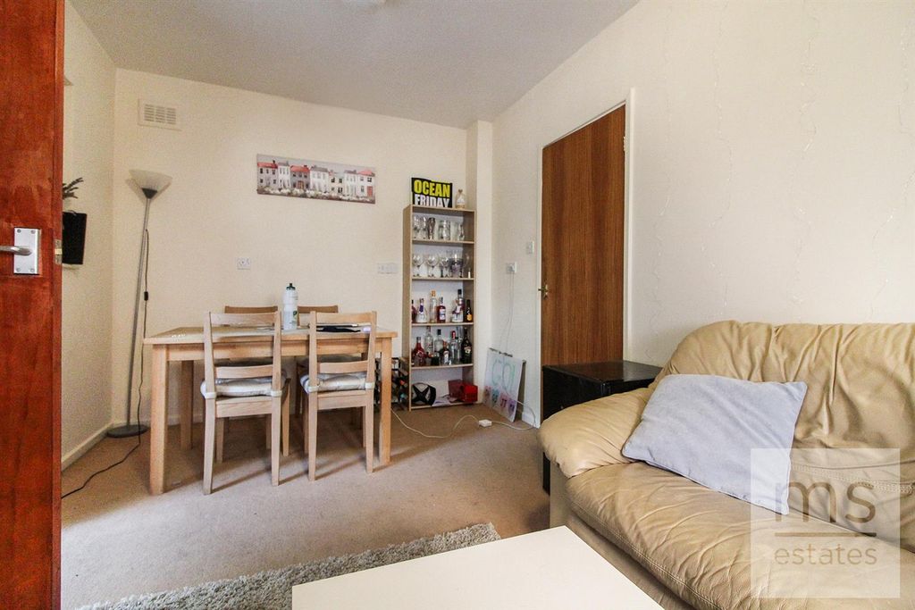 Property photo 3 of 10 Img_8026_1.Jpg