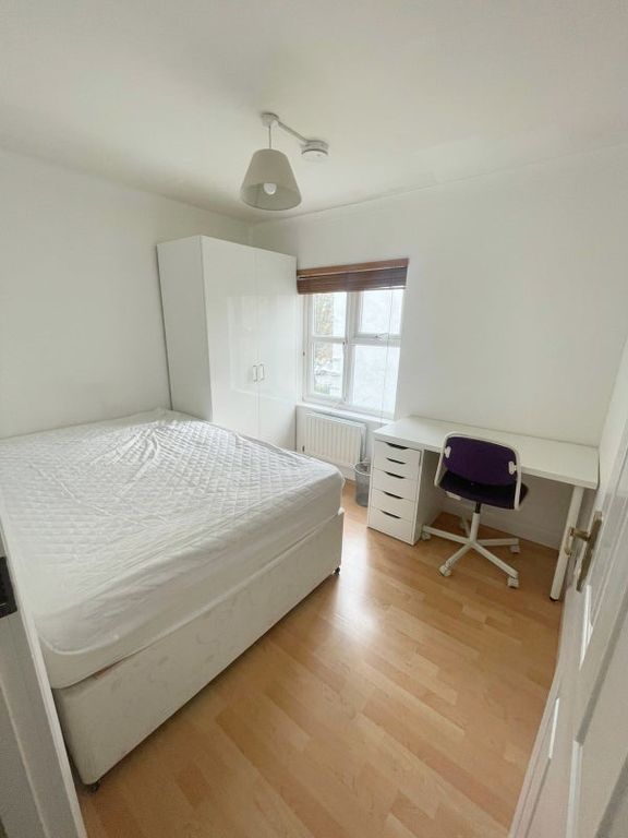 Property photo 3 of 4