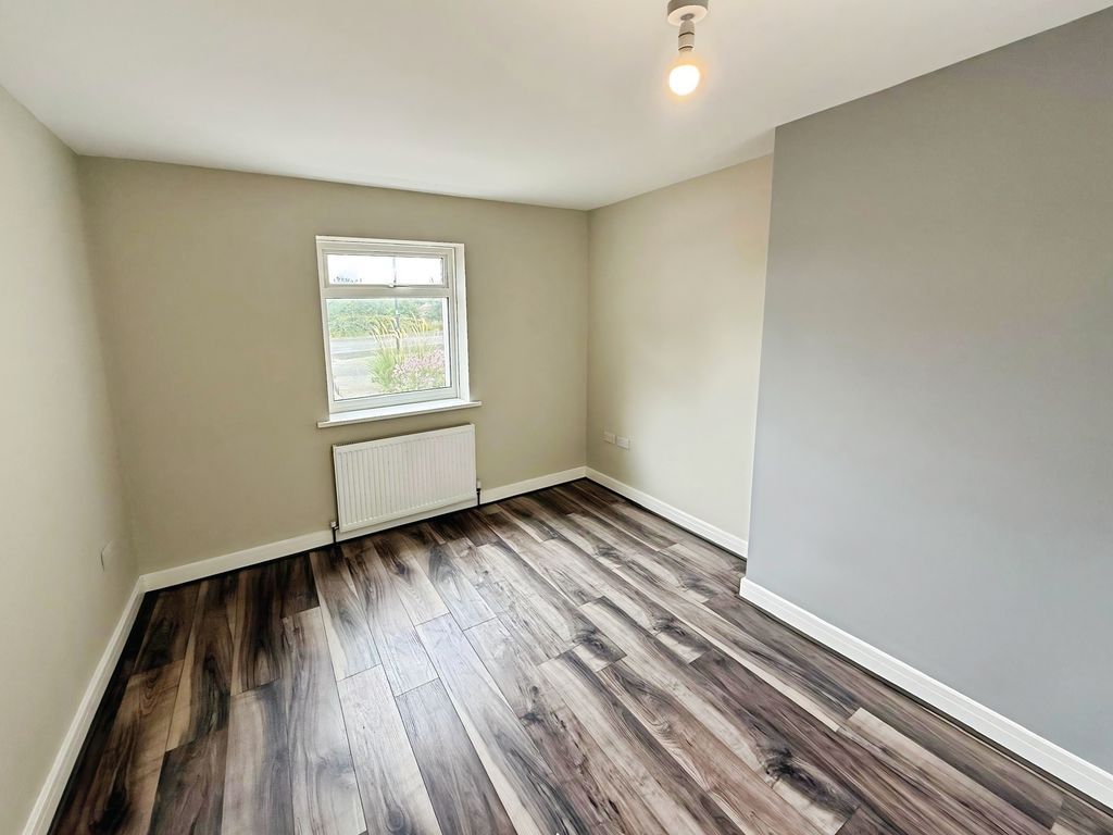 Property photo 3 of 11 Photo 9