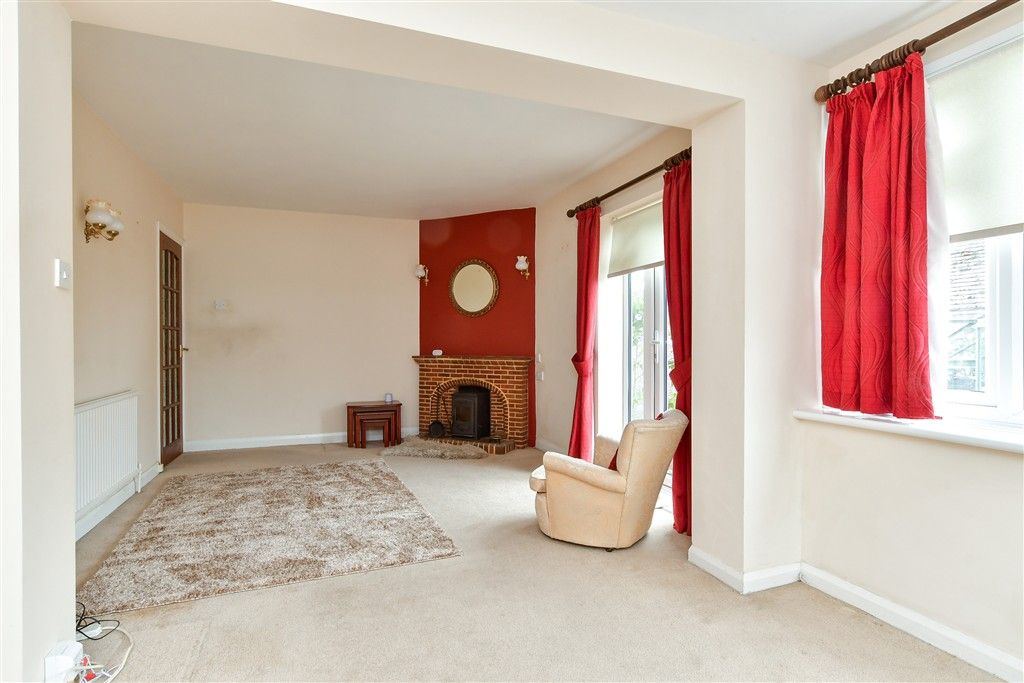 Property photo 1 of 19 Lounge
