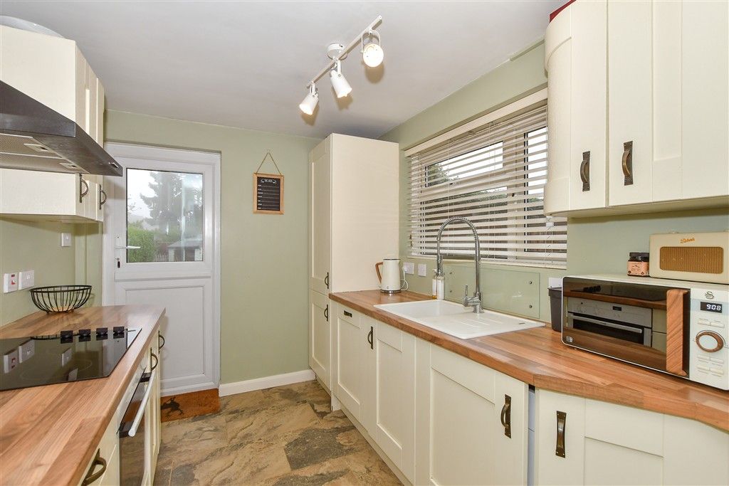 Property photo 1 of 9 Kitchen