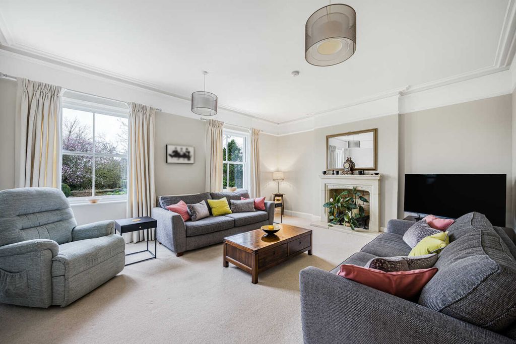 Property photo 3 of 43 Drawing Room