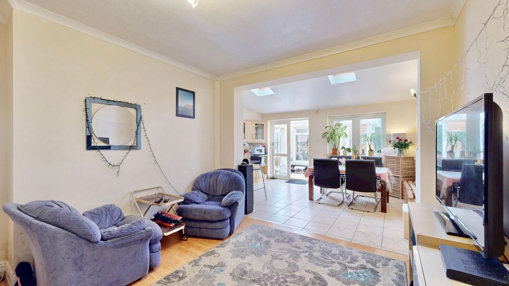 Property photo 2 of 19
