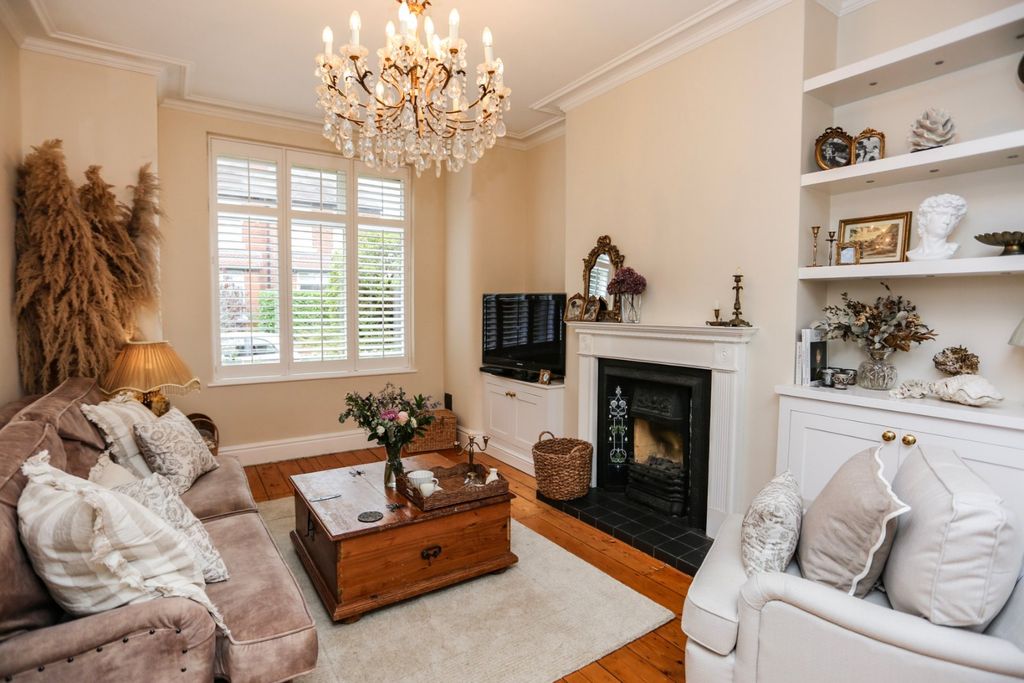 Property photo 2 of 21 Picture No. 12