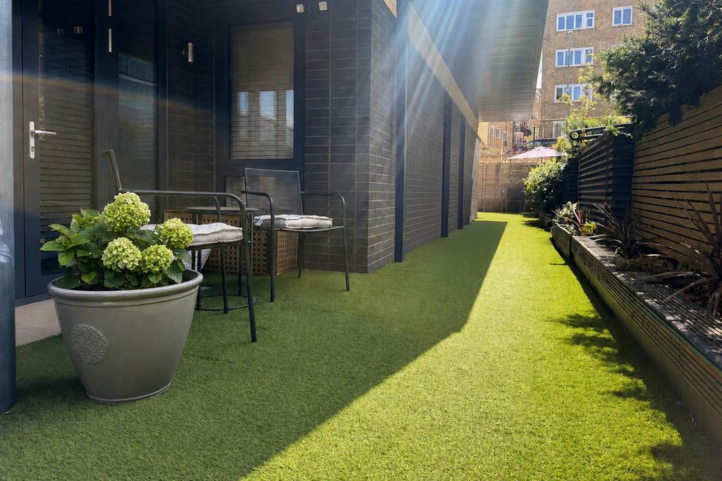Property photo 2 of 28