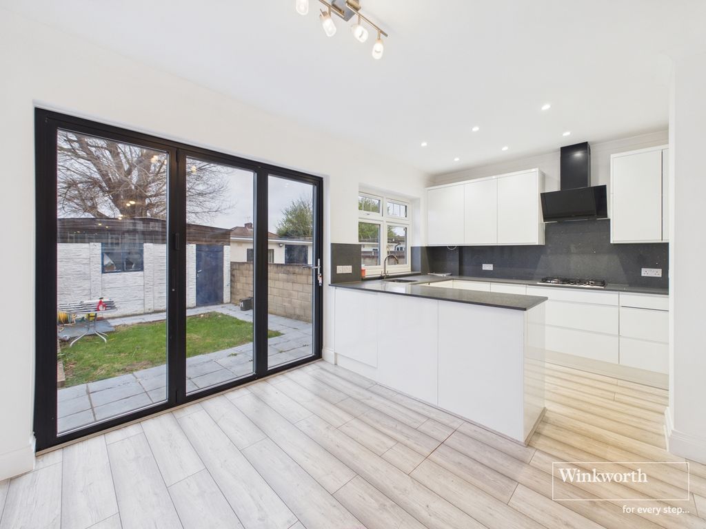 Property photo 2 of 15 Dining Area