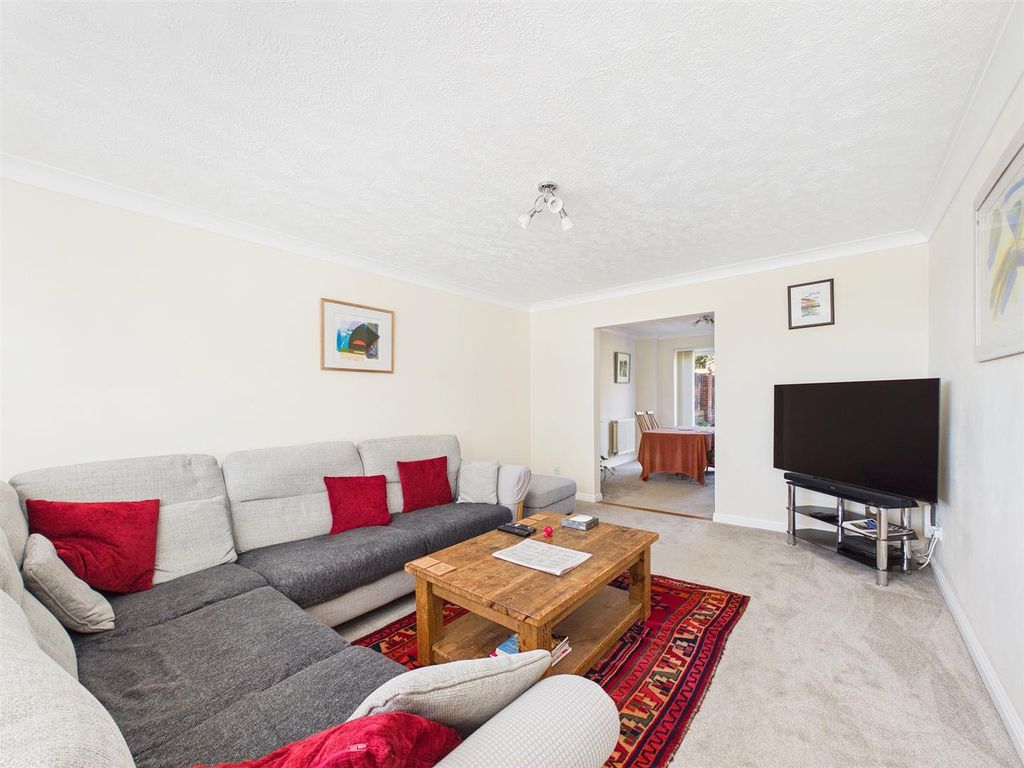 Property photo 3 of 16