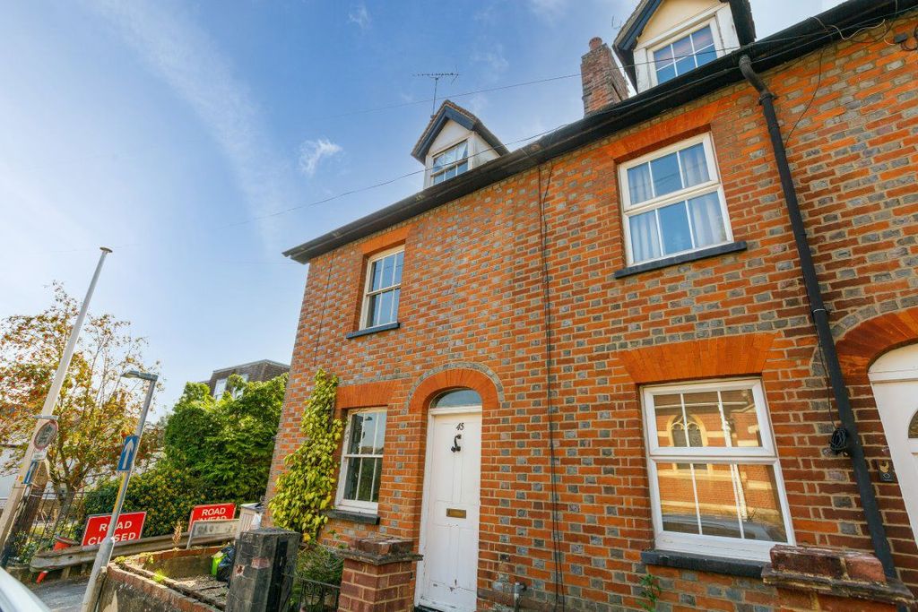 Property photo 1 of 8