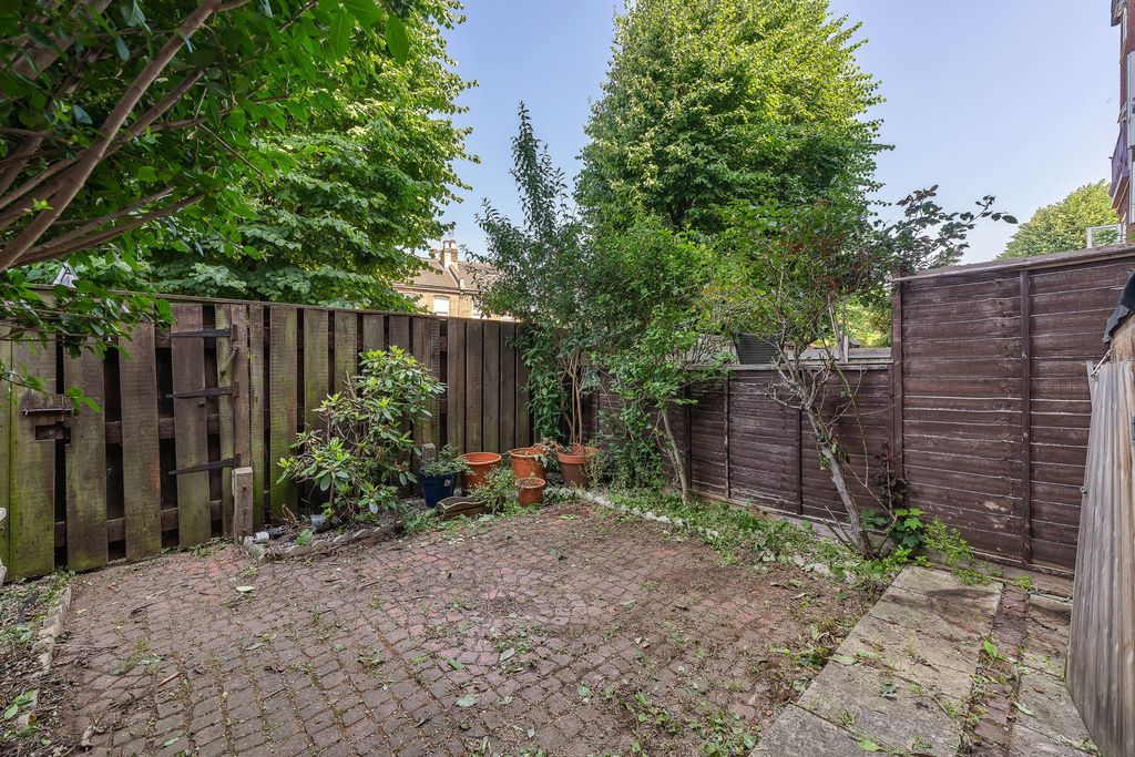 Property photo 3 of 19