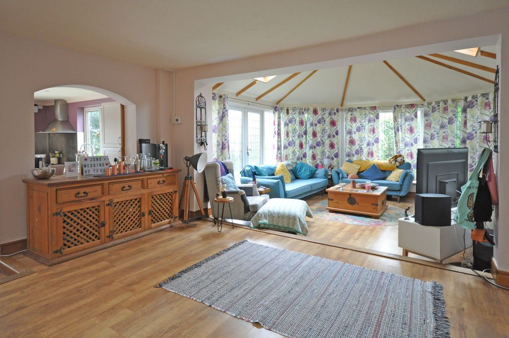 Property photo 3 of 34 Photo 3