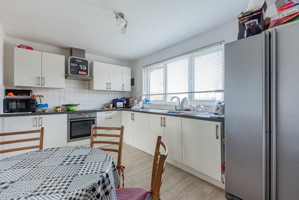 Property photo 3 of 7 816764 (3)