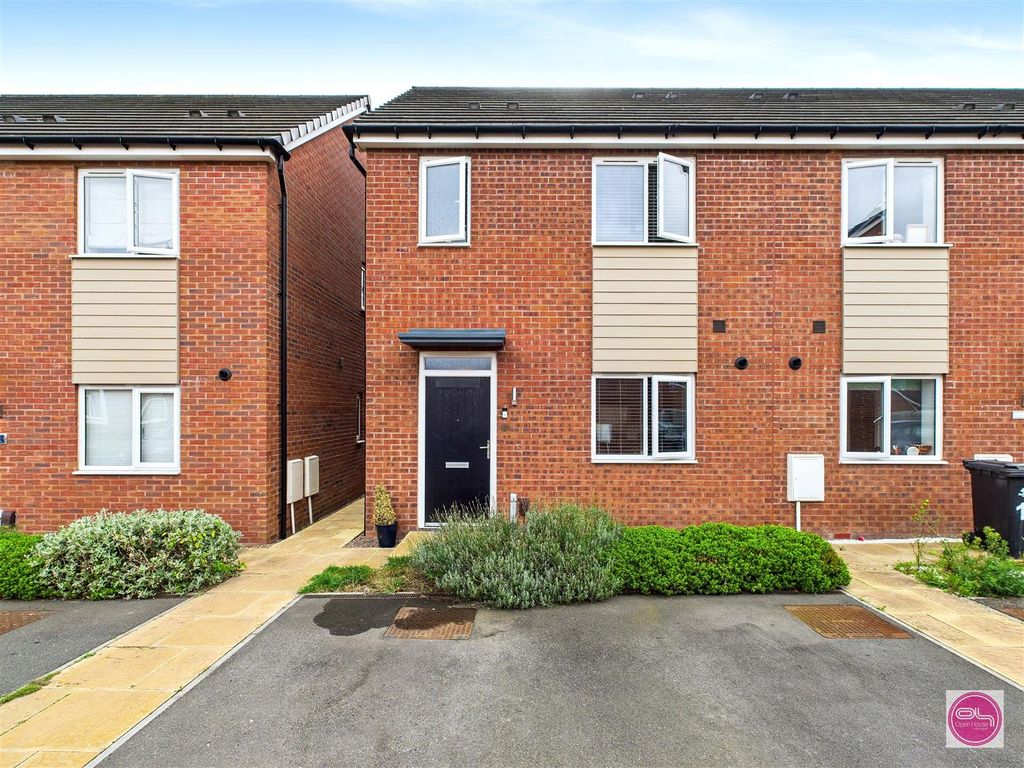 Property photo 2 of 26 Skylark Drive, Branston (1).Jpg