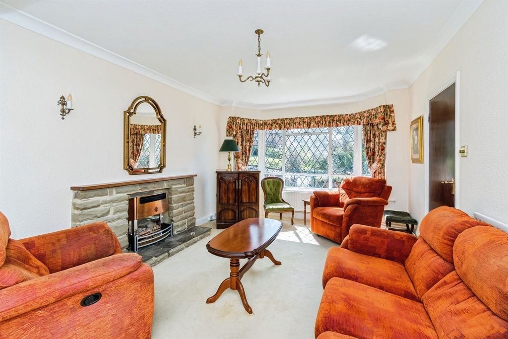 Property photo 2 of 20