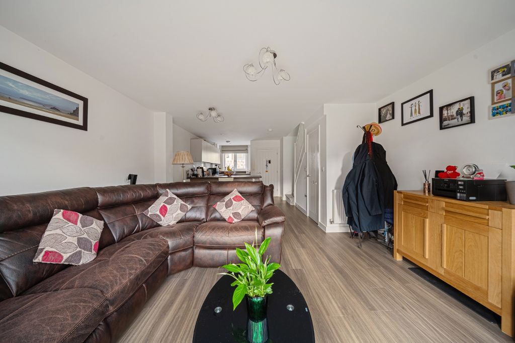 Property photo 3 of 18 4645913