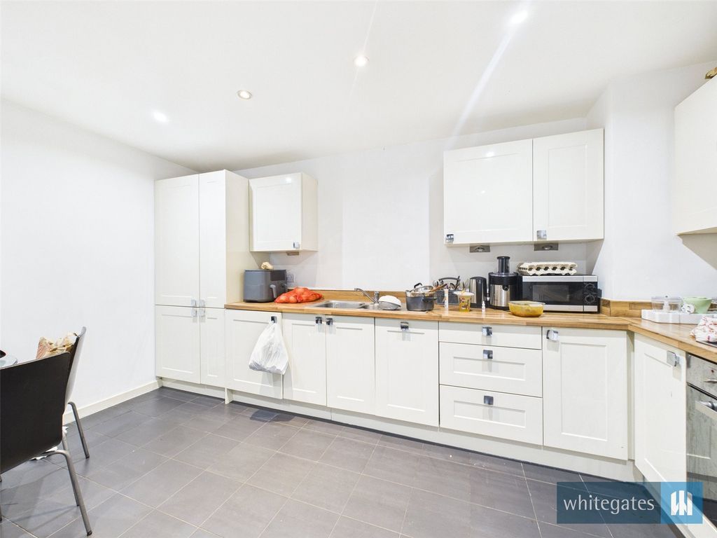 Property photo 3 of 10 Picture No. 05