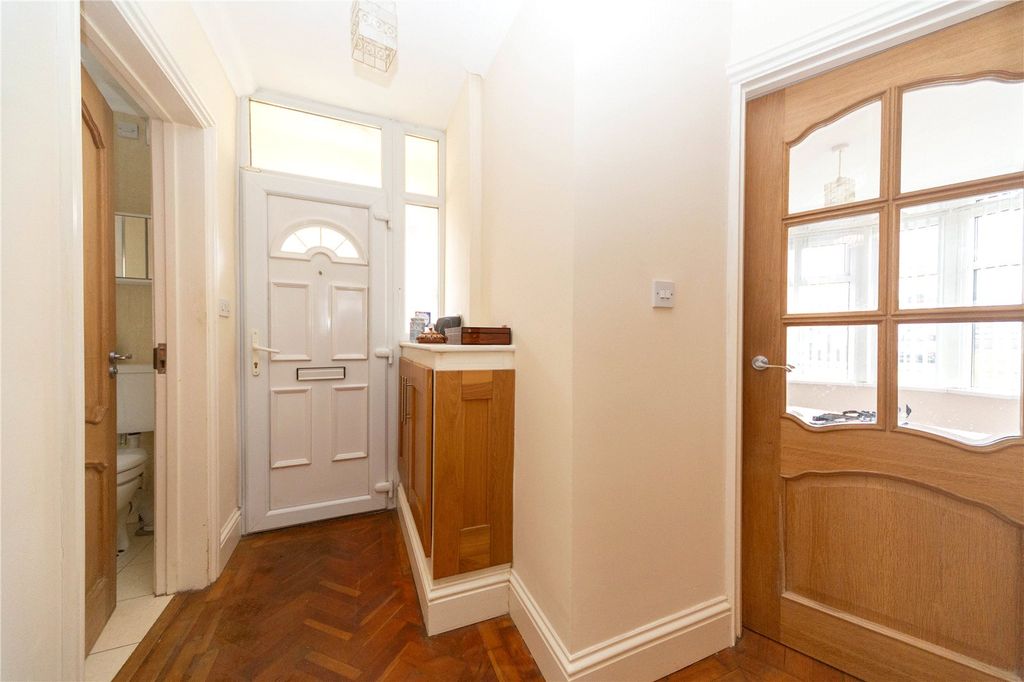 Property photo 2 of 14 Picture No. 13