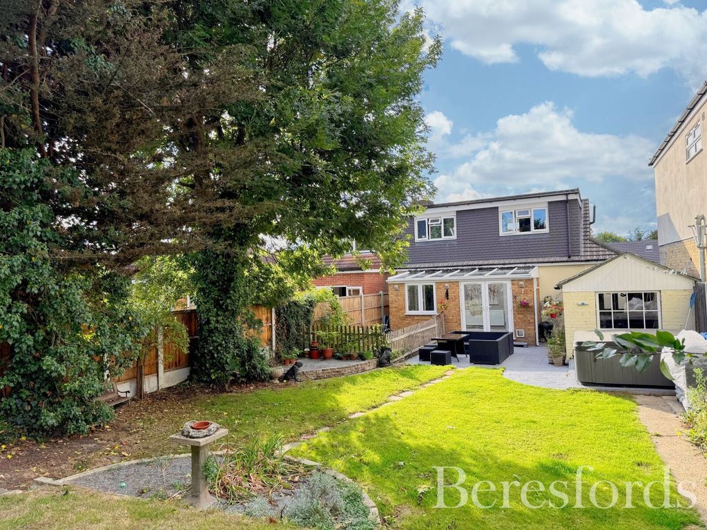 Property photo 2 of 21 Picture No. 11