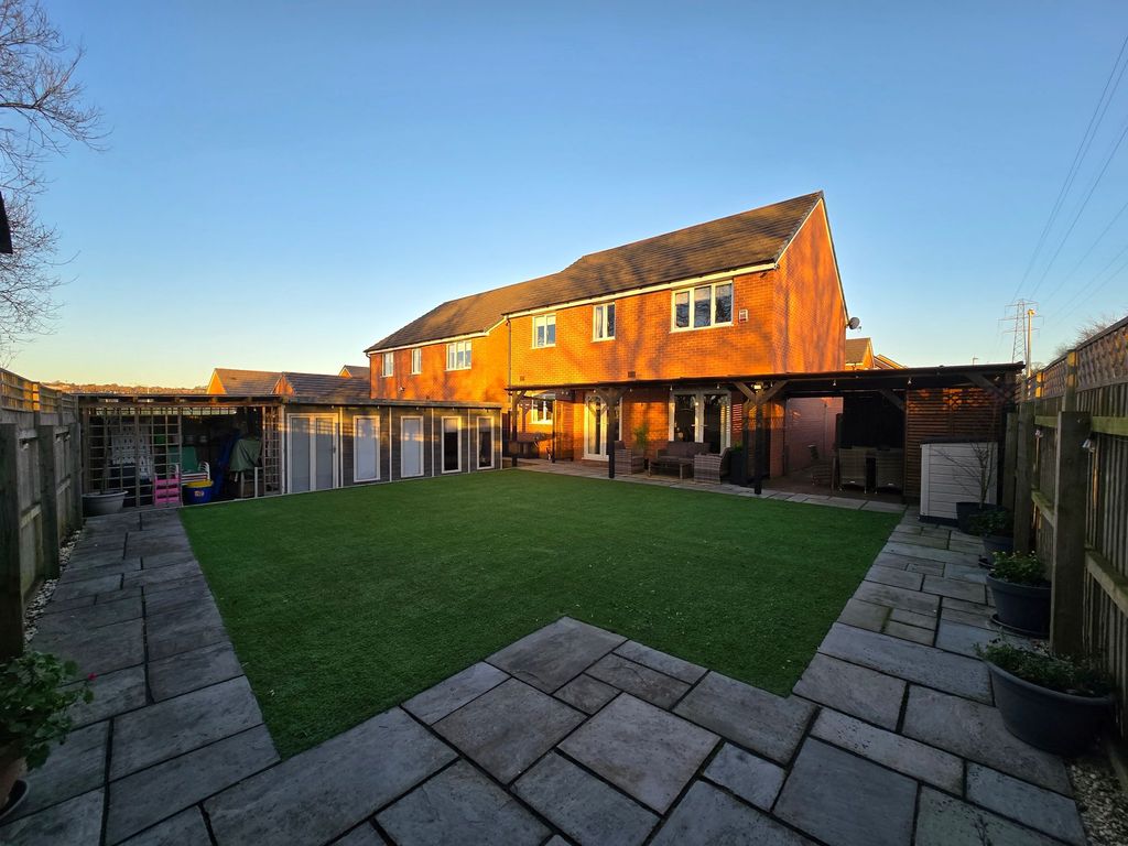 Property photo 2 of 36 Outside