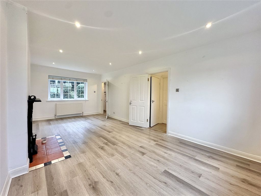 Property photo 3 of 15 Picture No. 06